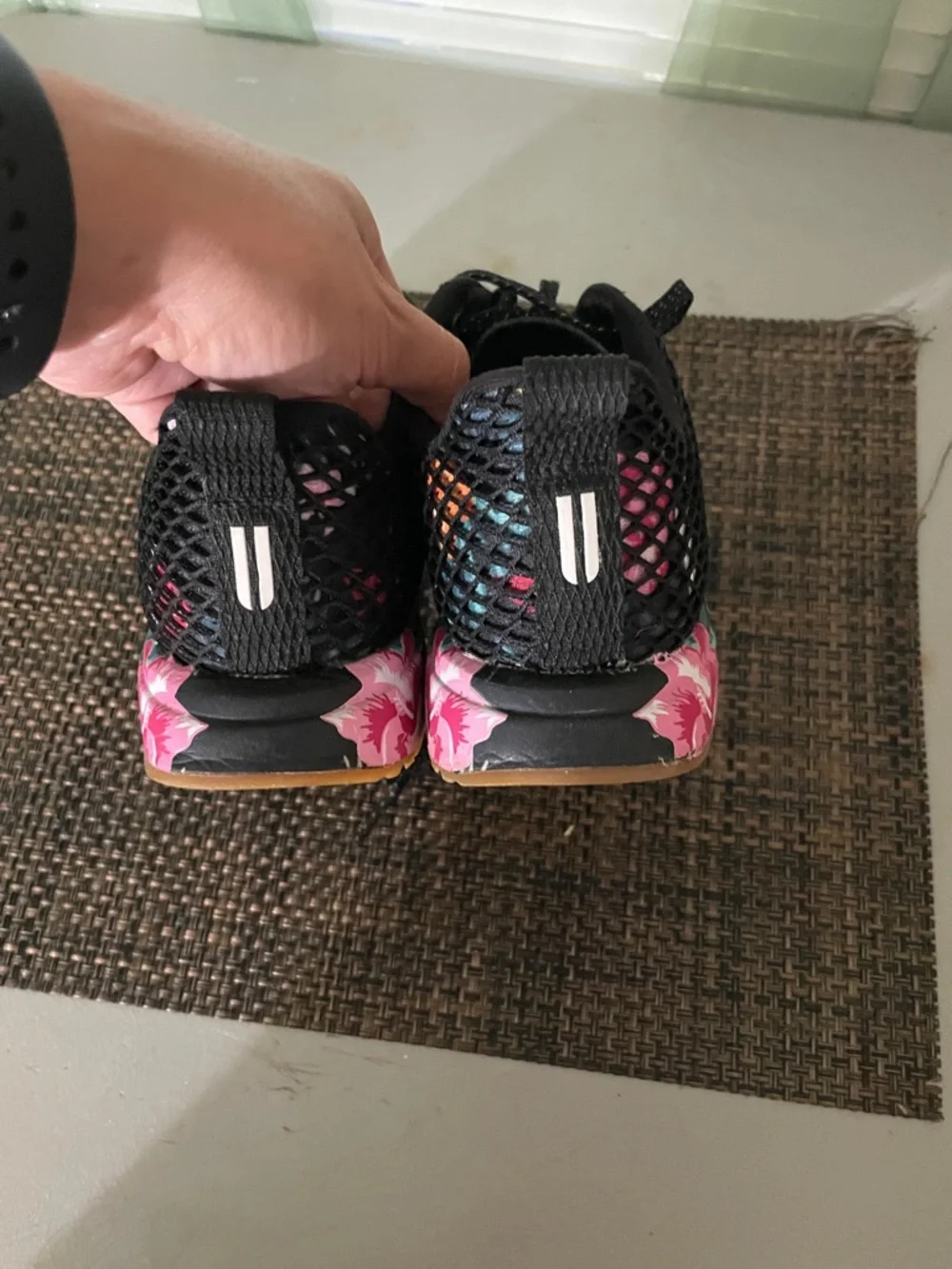 Nobull Floral Mesh Runners - Picture 4 of 7